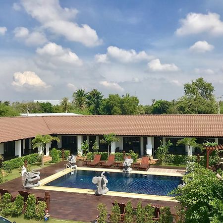 Oyo 837 Baan Kiang Nam Resort บางละมุง ภายนอก รูปภาพ