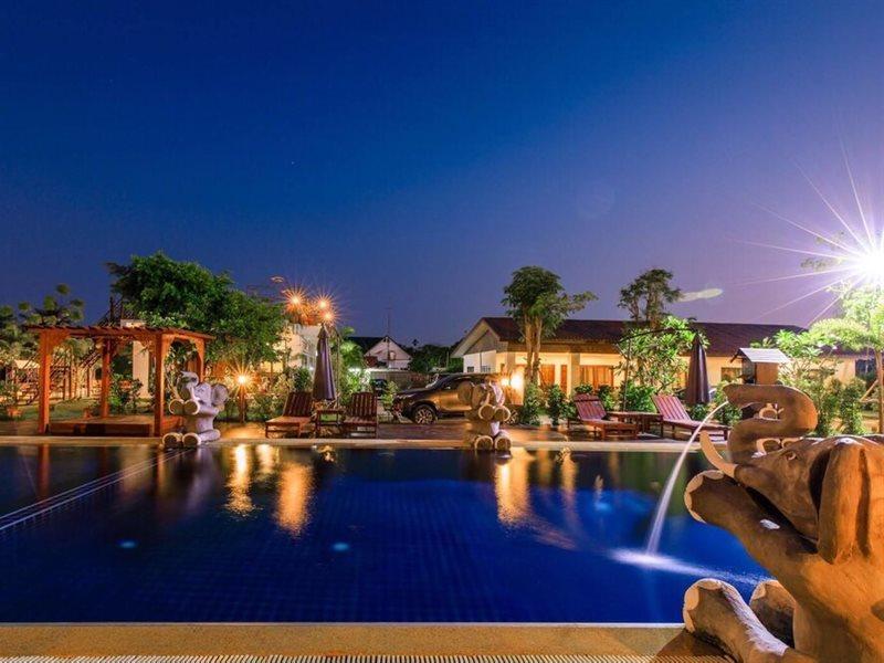 Oyo 837 Baan Kiang Nam Resort บางละมุง ภายนอก รูปภาพ