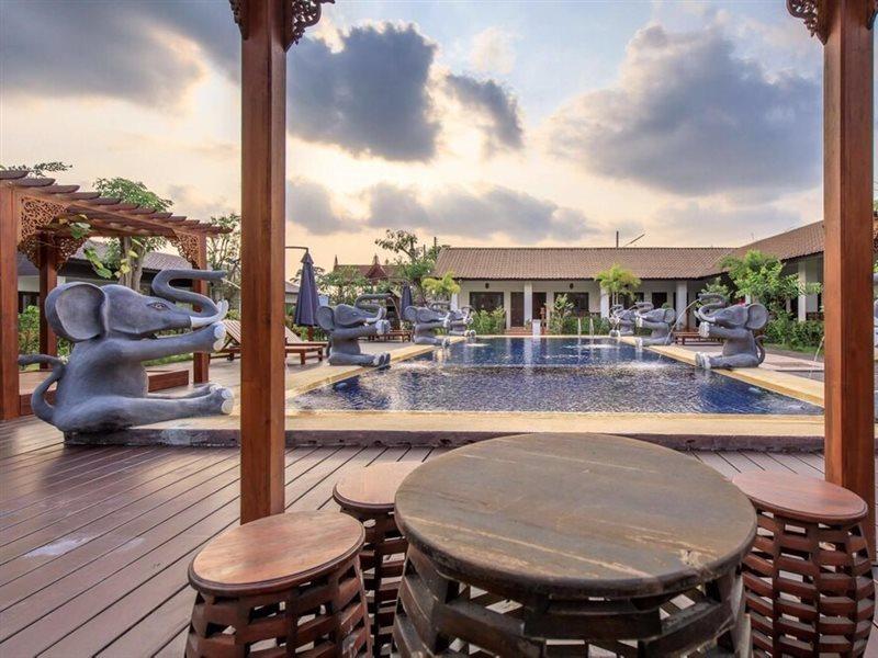 Oyo 837 Baan Kiang Nam Resort บางละมุง ภายนอก รูปภาพ