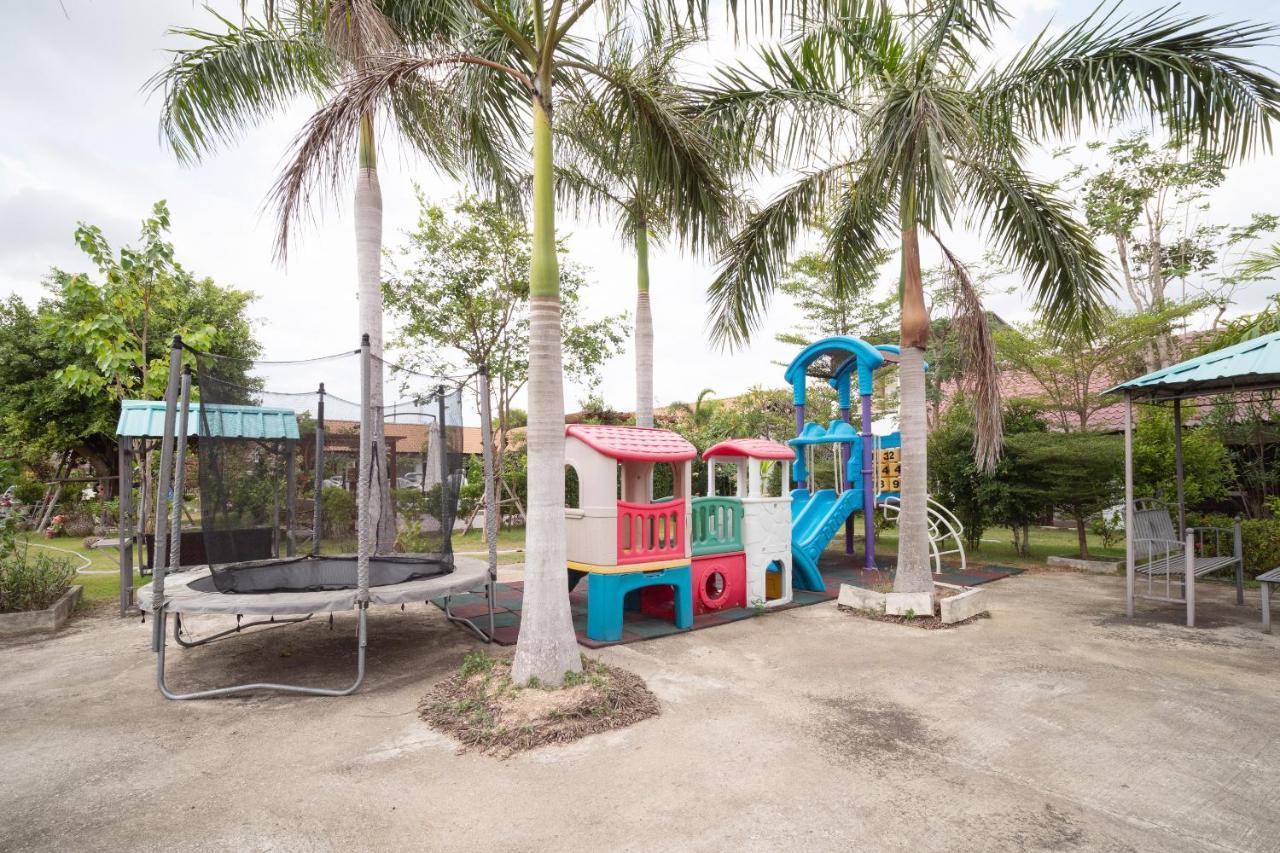 Oyo 837 Baan Kiang Nam Resort บางละมุง ภายนอก รูปภาพ